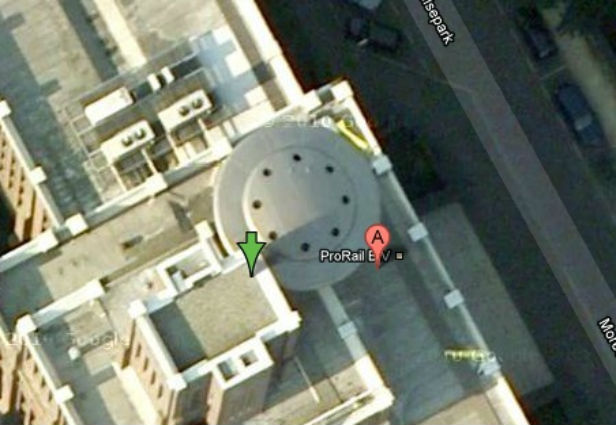 gambar aneh google street view ufo