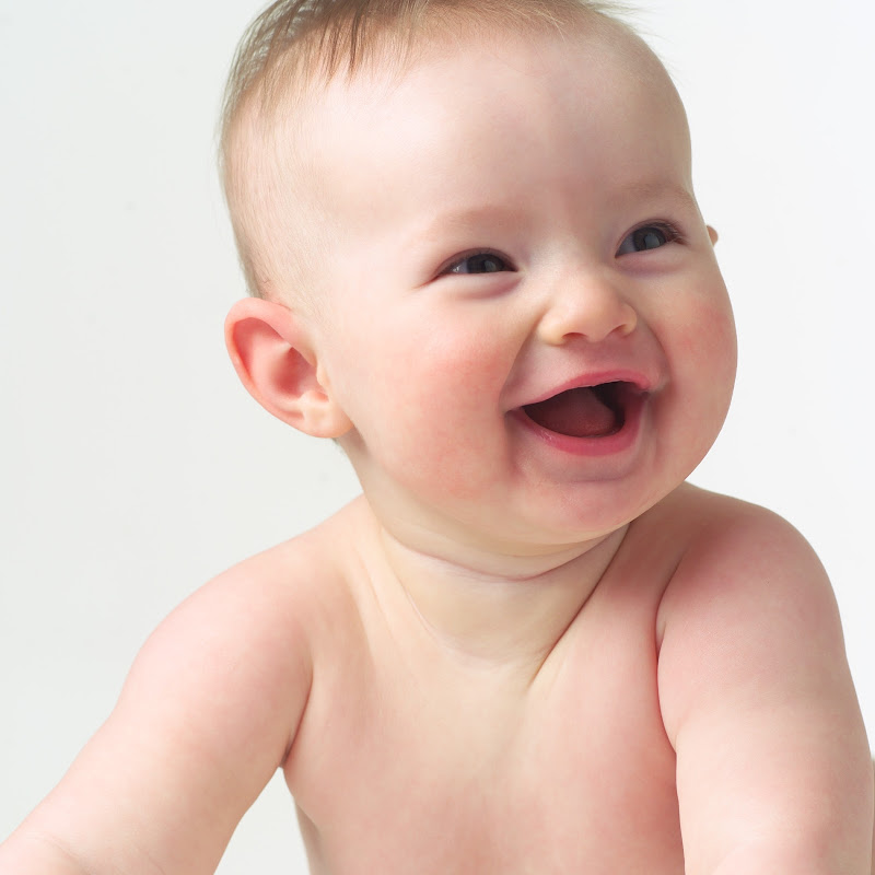 10 Foto Bayi Lucu Saat Tertawa Terbaru | GambarGambar.co