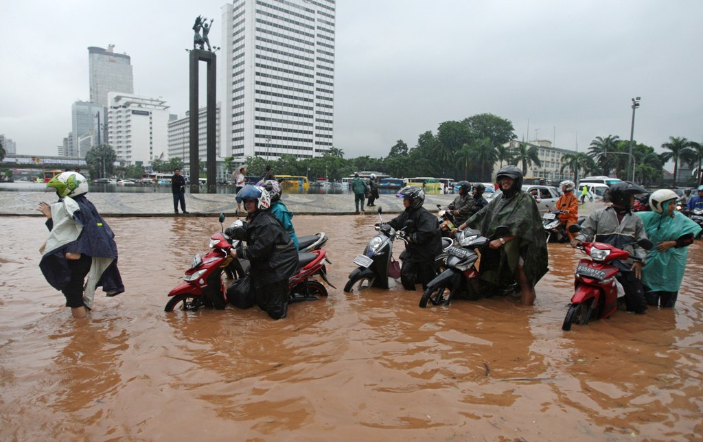 Koleksi Gambar Banjir Di Jakarta Indonesia Terbaru Hari 